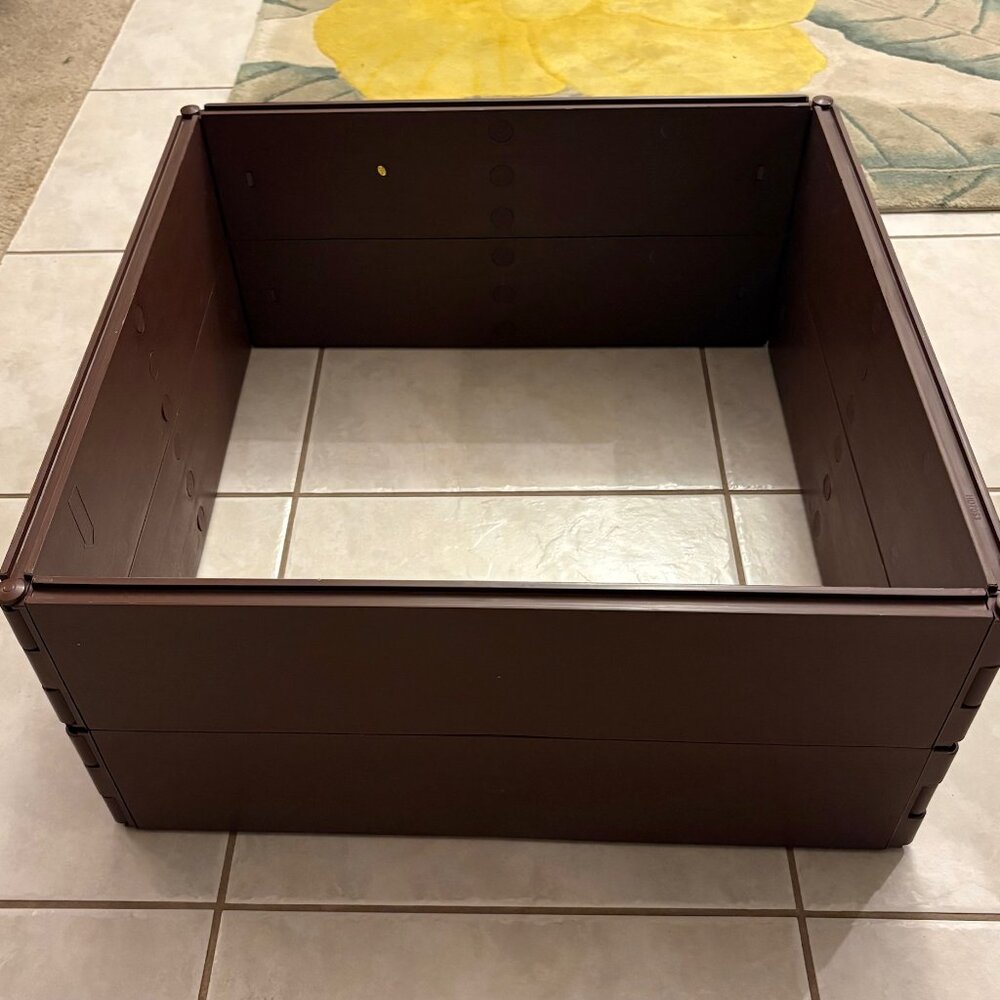NWT Garden Box-Raised bed